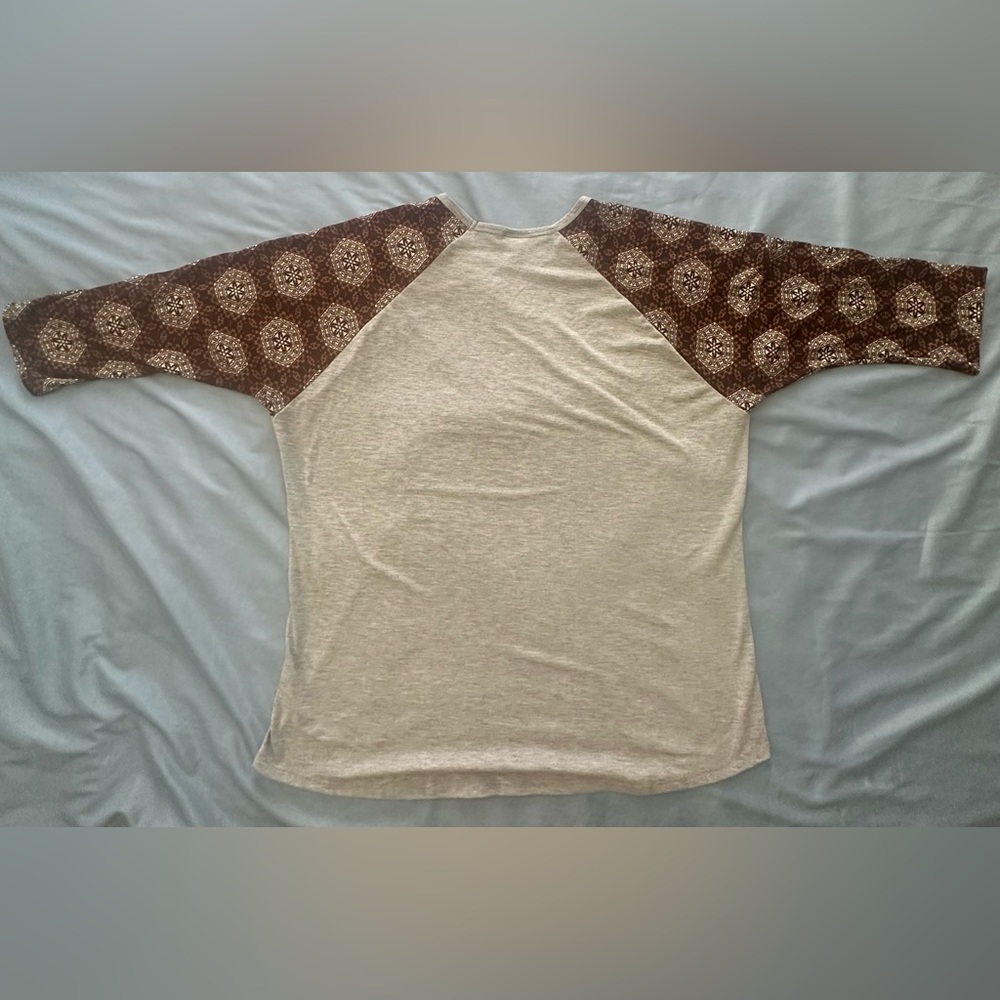 LuLaRoe Randy Top NWT - Picture 2 of 4